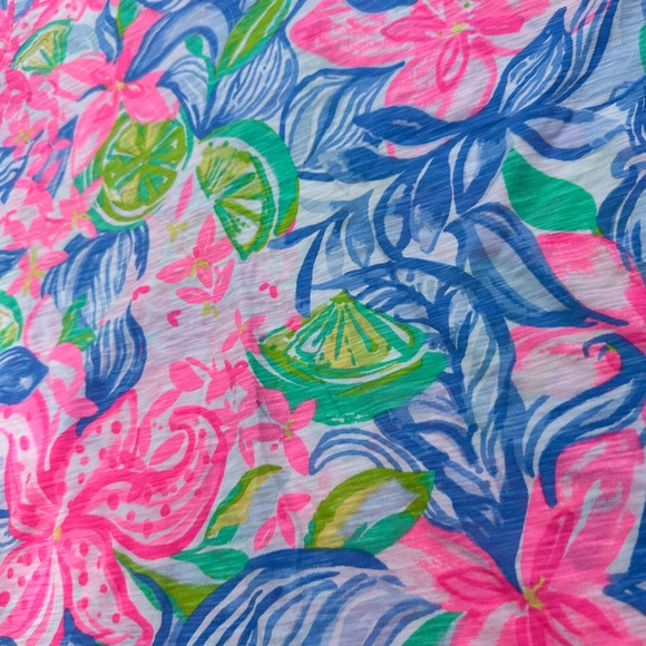 Lilly Pulitzer V-Neck Tee - Picture 4 of 9